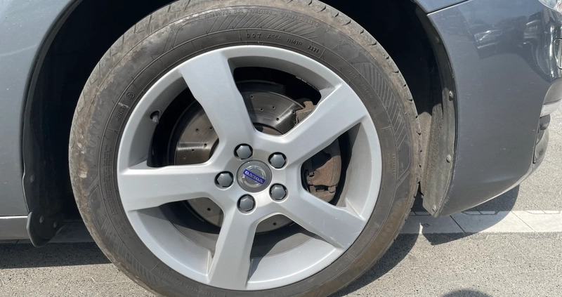 Volvo V60 cena 61999 przebieg: 190542, rok produkcji 2017 z Szczecin małe 172
